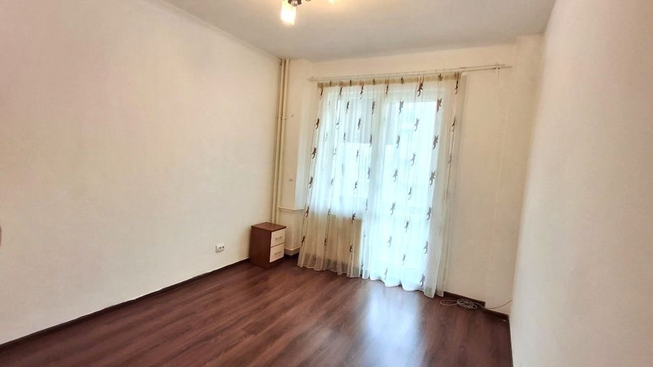 De Vanzare Apartament 2 Camere - Poză 2
