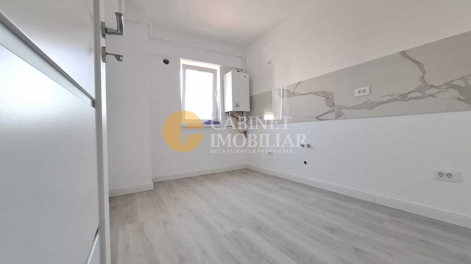 Apartament 2CD-Platou Galata -57 mp -Intabulat+ loc de parcare subteran - Poză 3