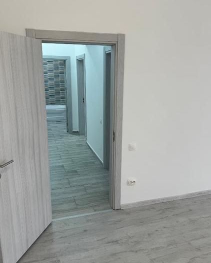 De inchiriat apartament cu 2 camere NEMOBILAT , Metalurgiei sector4 - Poză 4