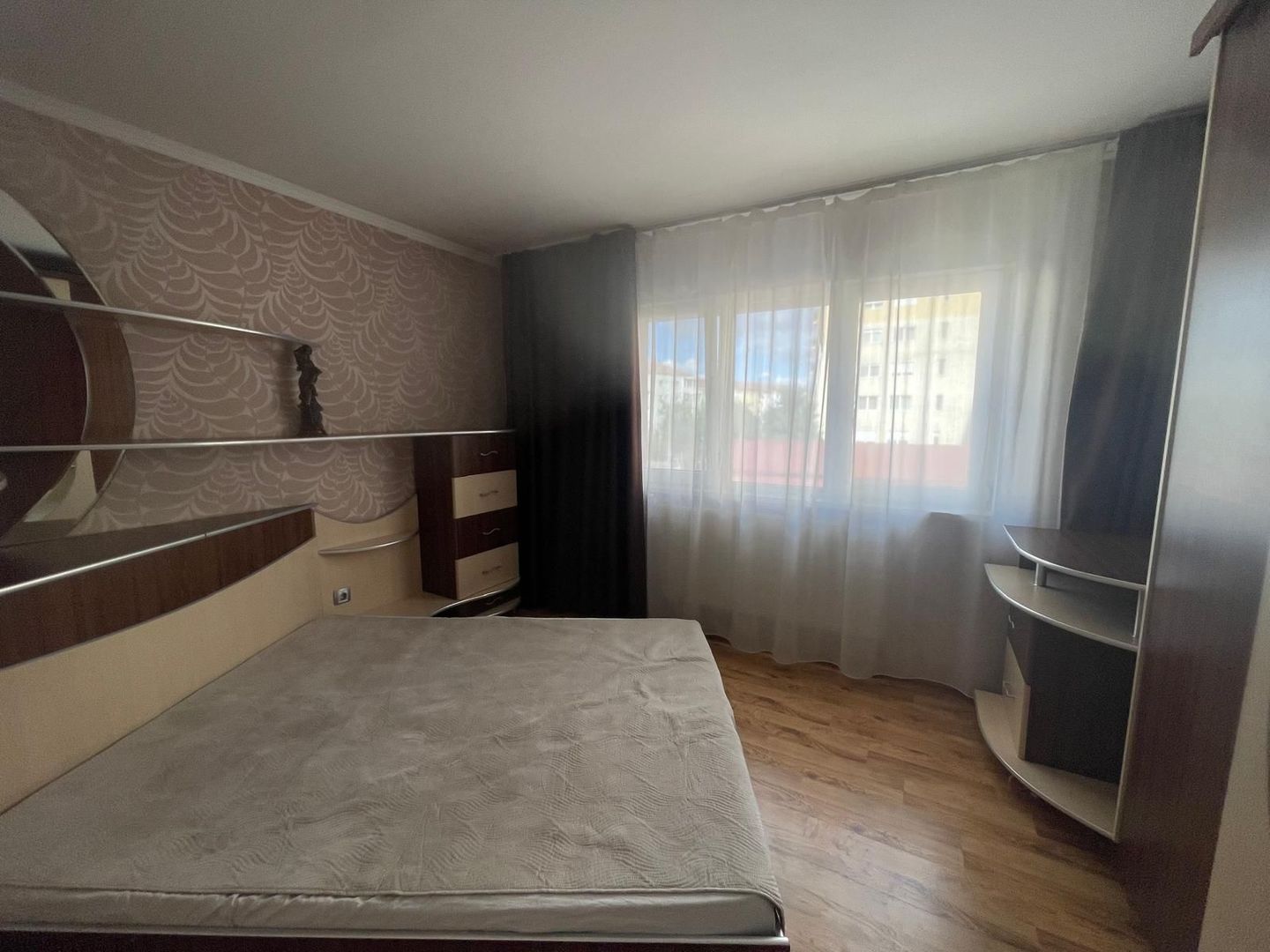 Ap. 3 camere complet mobilat,etaj 2 – Iosia-Pret 119.500 euro neg - Poză 4