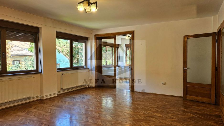 Casa deosebita cu 6 camere in  Centrul Brasovului - 210 mp - Poză 10