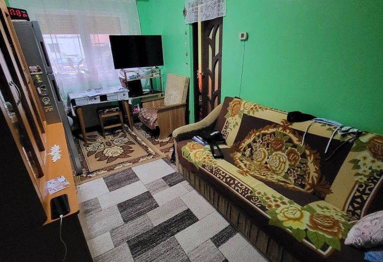 BRASADAS vinde ap 2 cam Soli Humulesti PARTER. - Poză 4