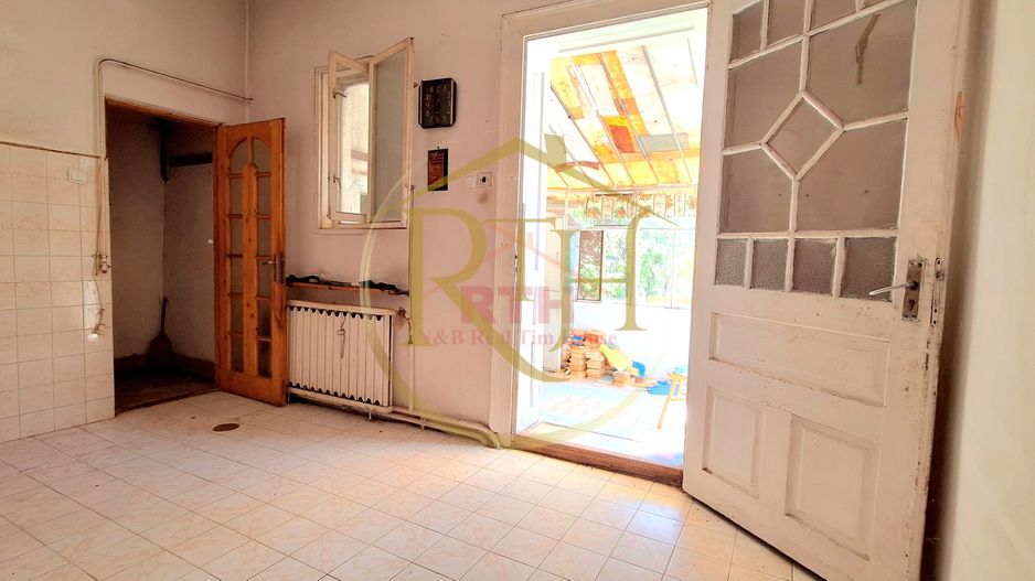 Oferim spre vanzare casa + teren, zona Sagului,  Necesita renovare - Poză 10