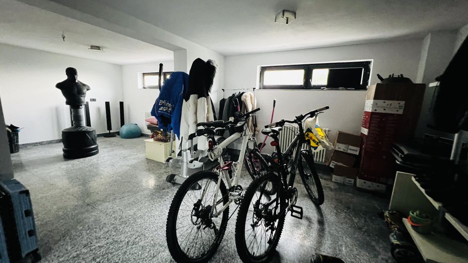 Vila cu 7 camere - Dumbravita - Zona Cora - Poză 19