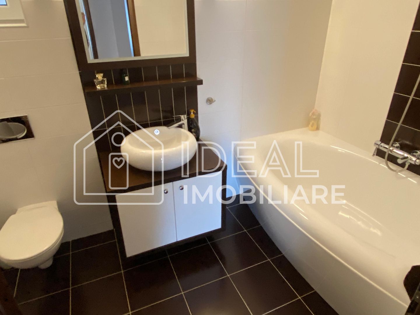 Apartament la Vila cu 5 camere si curte amenajata, in Valea Aurie - Poză 17