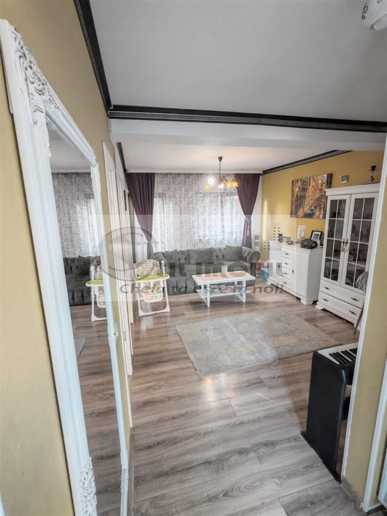 CASA TRIPLEX VALEA ADANCA EXPO MOBILA MOBILATA STATIE TRANSPORT PUBLIC  PARCARE - Poză 2