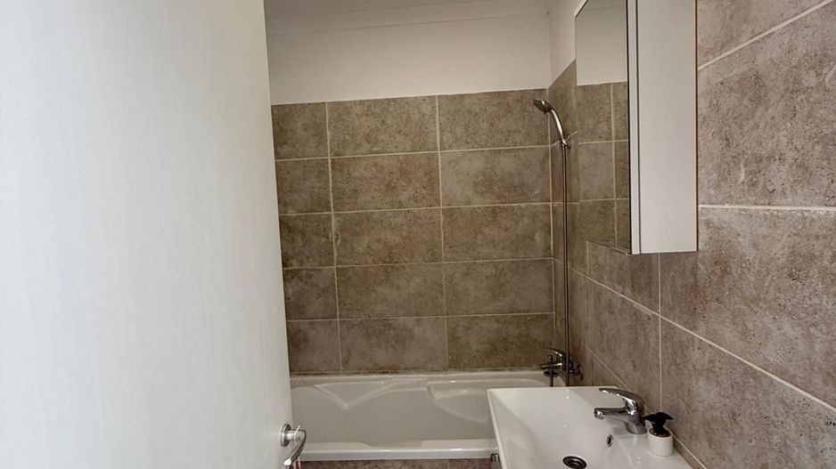 MOBILATĂ ȘI UTILATĂ – MILITARI RESIDENCE - Poză 7