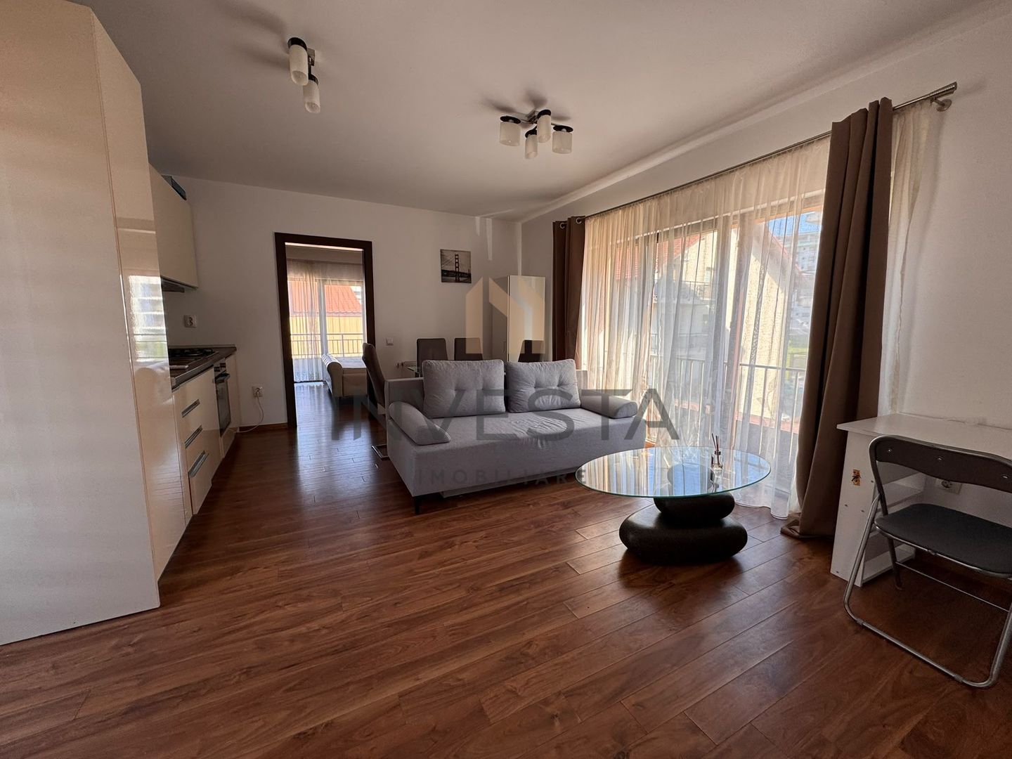 Apartament cu 2 camere, terasa de 27 mp si parcare in Andrei Muresanu! - Poză 3