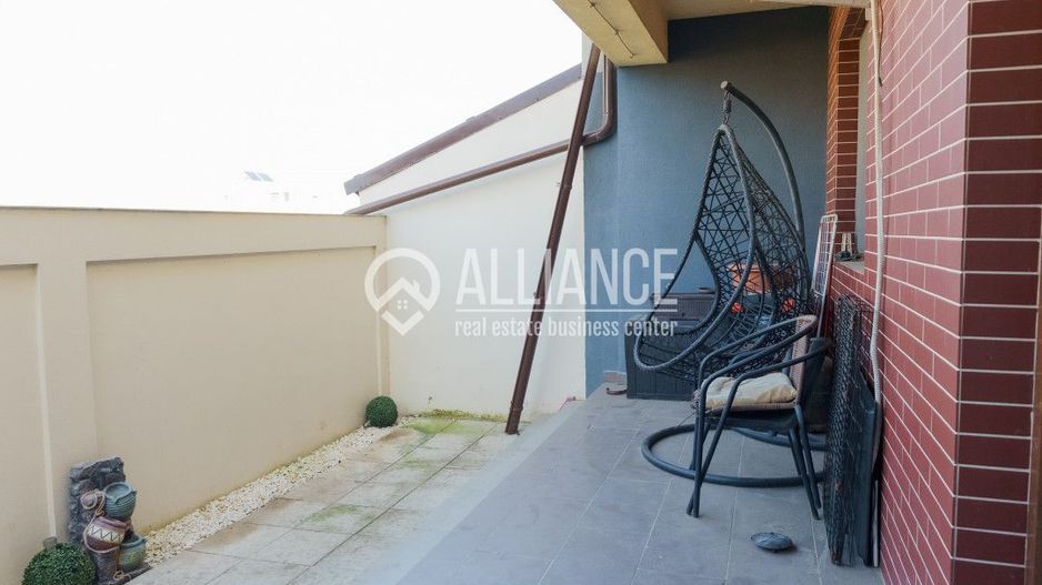 PALAZU MARE -  Vila Duplex cu 4 Camere, Panorama Superba si Curte Amenajata - Poză 18