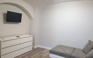 Apartament cu 2 camere, 45mp, Zona Central - Poză 3