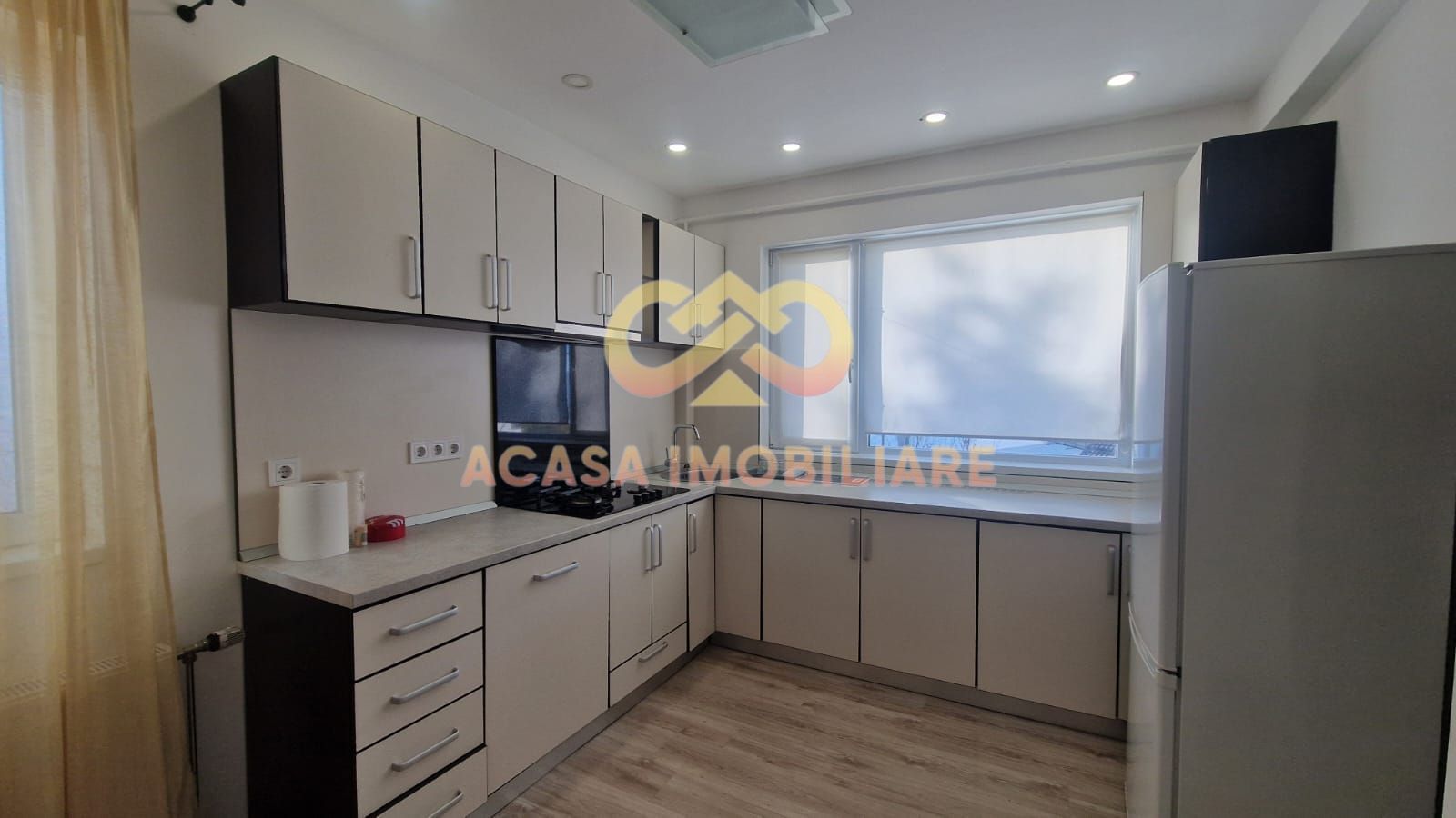 LETCANI CLADIRE DE LOCUIT  APARTAMENT 4 CAMERE si HALA - Poză 21