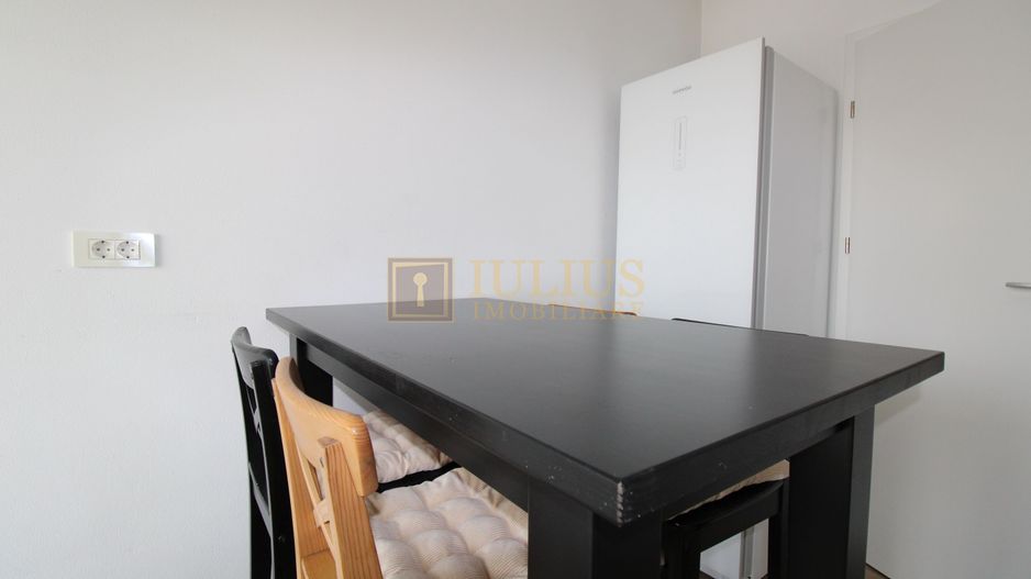 Apartament 2 camere, 3 balcoane, loc de parcare, centrala proprie, Dumbravita - Poză 18