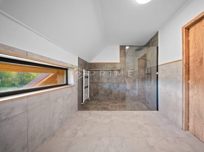 Proprietate exclusivistă în Corunca: 200 mp utili, teren generos - Poză 5
