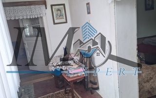 Casa de vânzare in Craciunel la strada principală - Poză 7