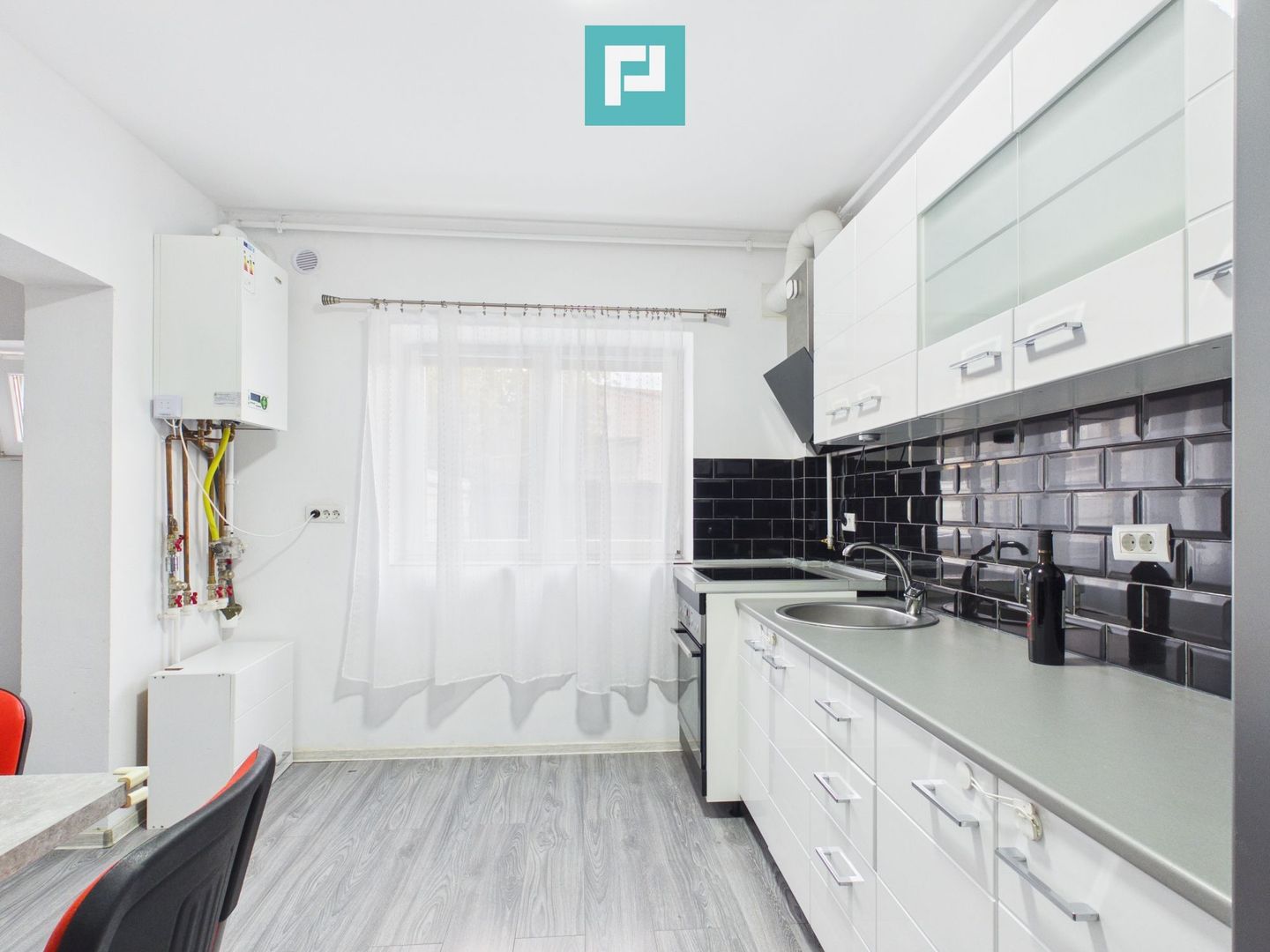 Apartament cu 3 camere si curte in Alfa - Poză 6