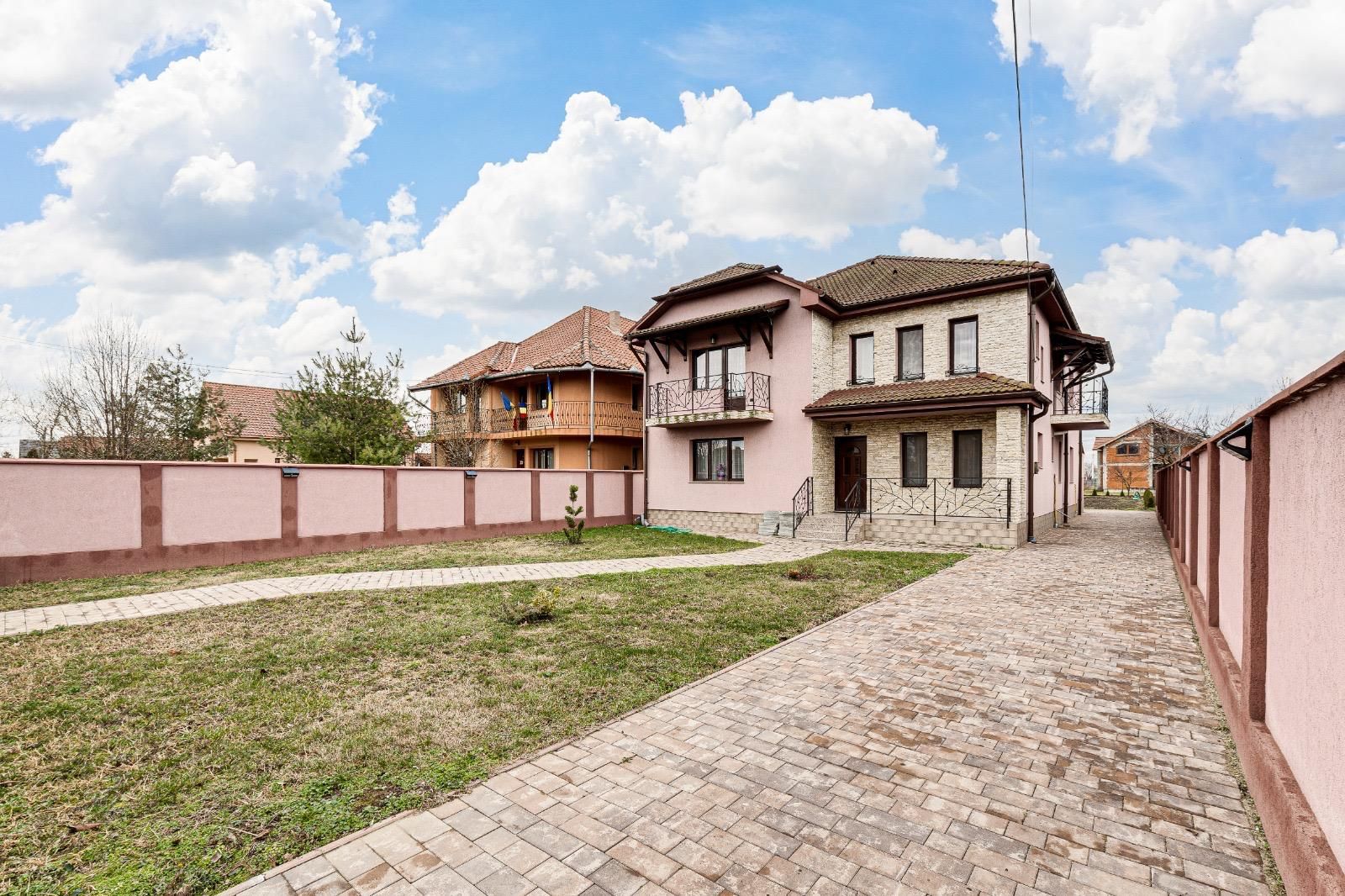 Vilă cu 7 camere de vânzare în zona Central - Poză 30