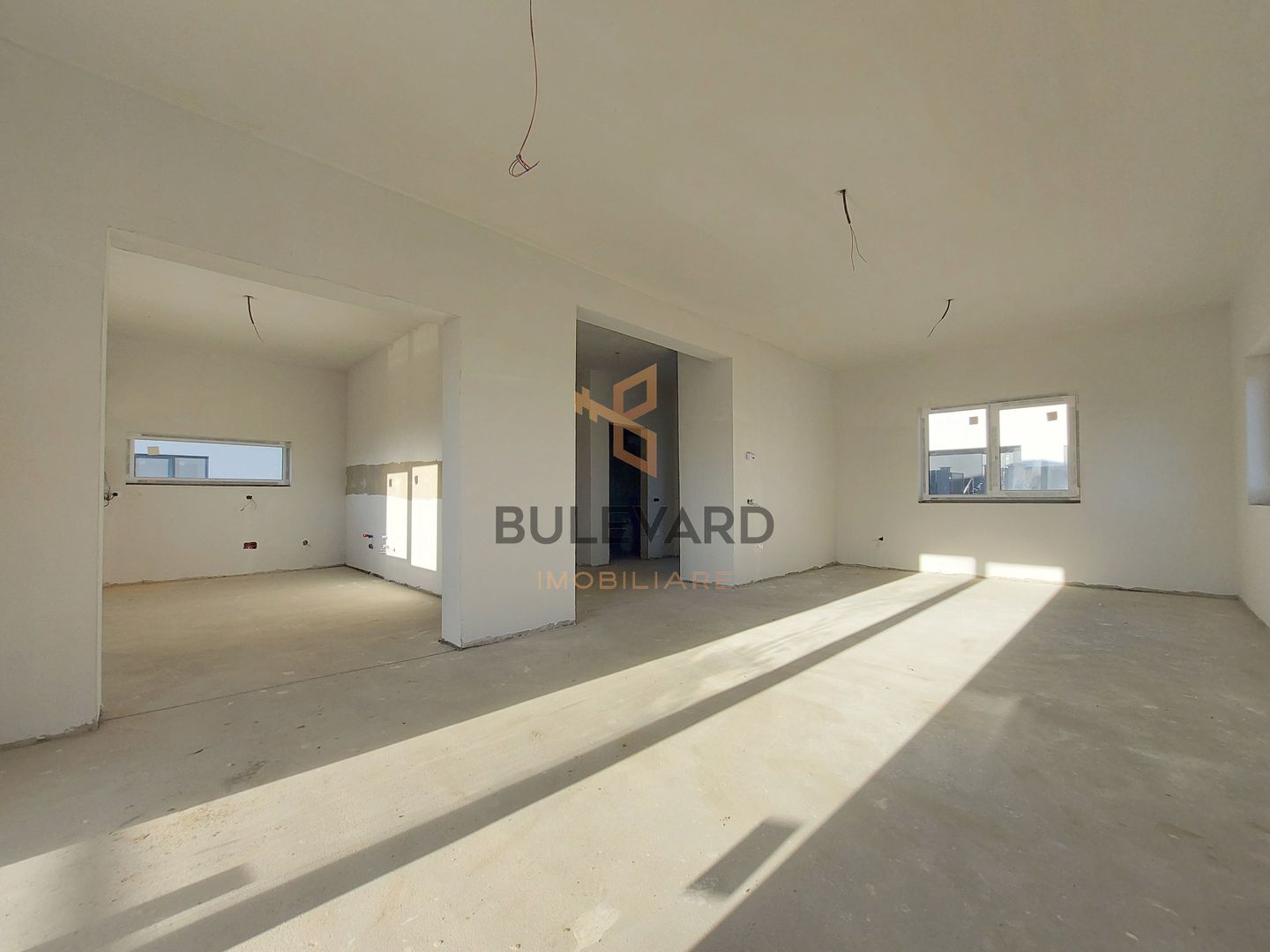 Case individuale cu teren de 440 mp+apartament la demisol! - Poză 7