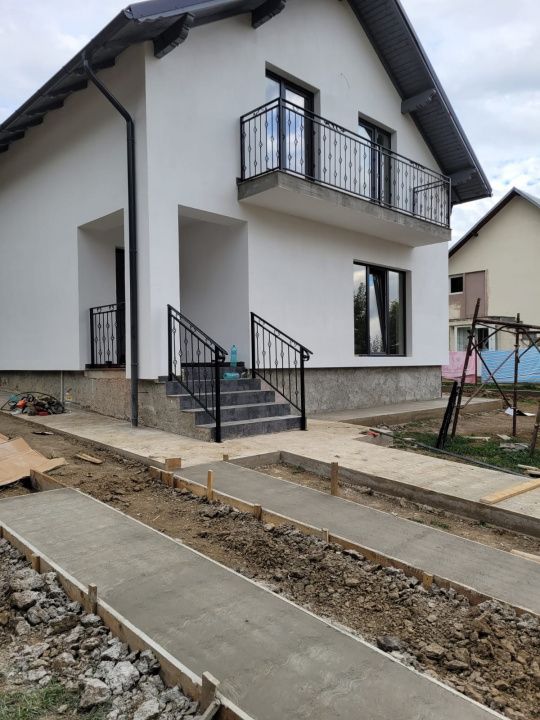 Casa noua, P+M, 4 camere, terasa, teren 500 m2, central, Cornu - Poză 2