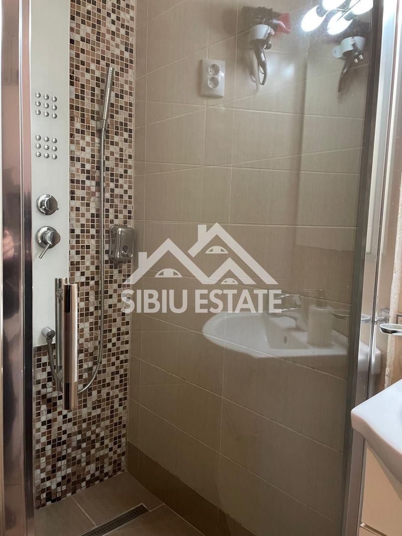 Afacere la cheie 2 unitati de cazare in regim hotelier ULTRACENTRAL - Poză 20