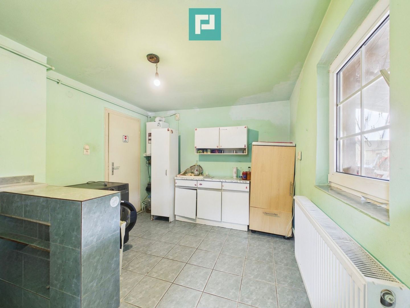 Casă cu 755 mp teren, zonă centrală Curtici - Poză 7