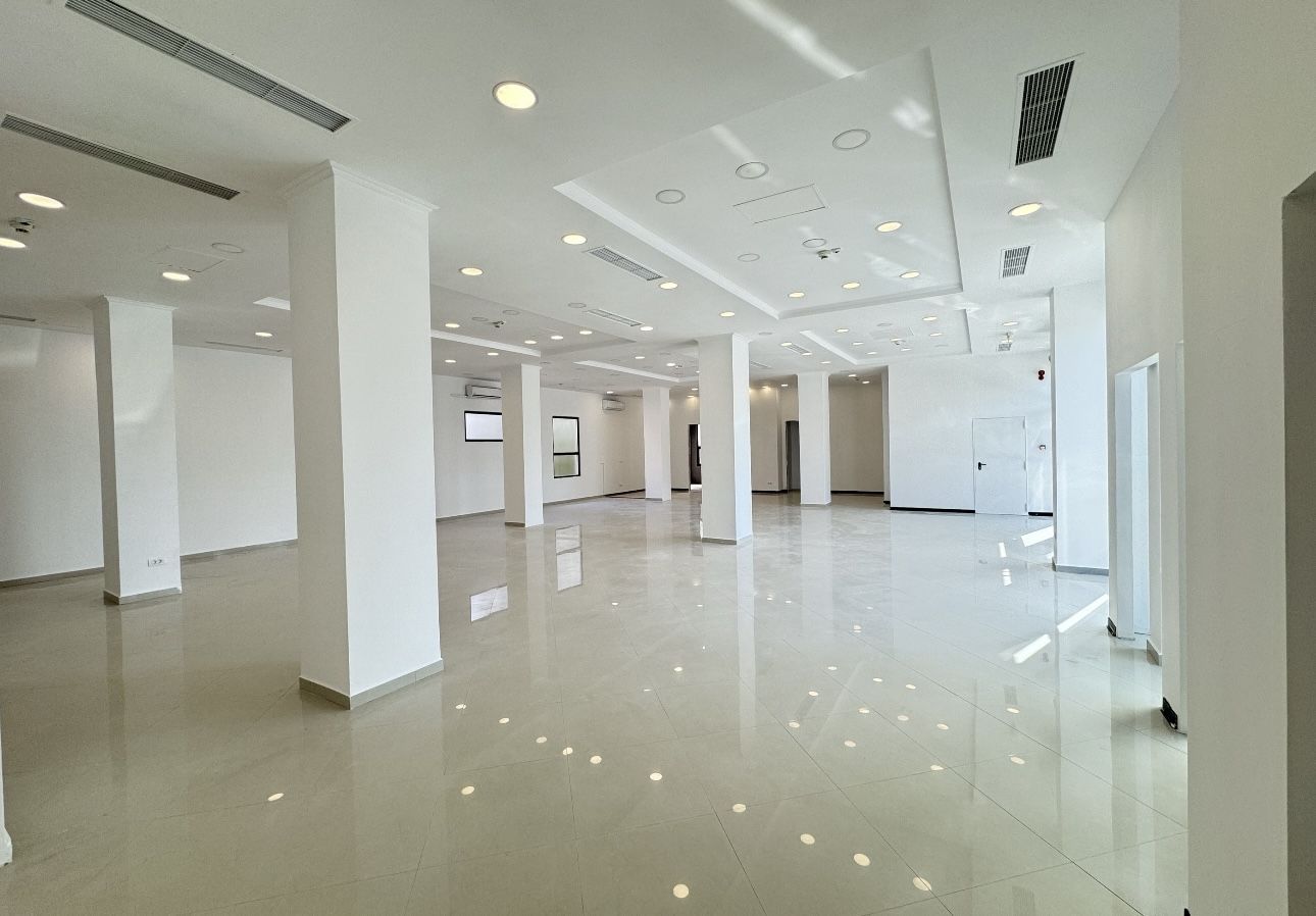 INCHIRIERE SPATIU STRADAL PIPERA PRETABIL SHOWROOM - CLINICA - REPREZENTANTA - Poză 1