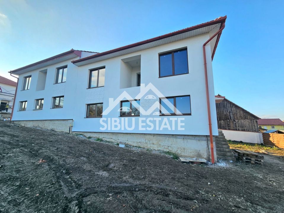 Casa duplex , 310 mp teren, Sura Mica , Sibiu - Poză 1
