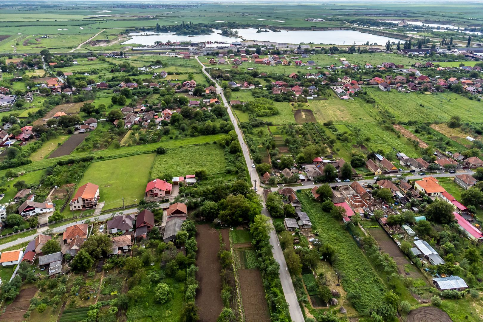 Teren intravilan de vânzare 1921 mp în Ghioroc - Poză 3