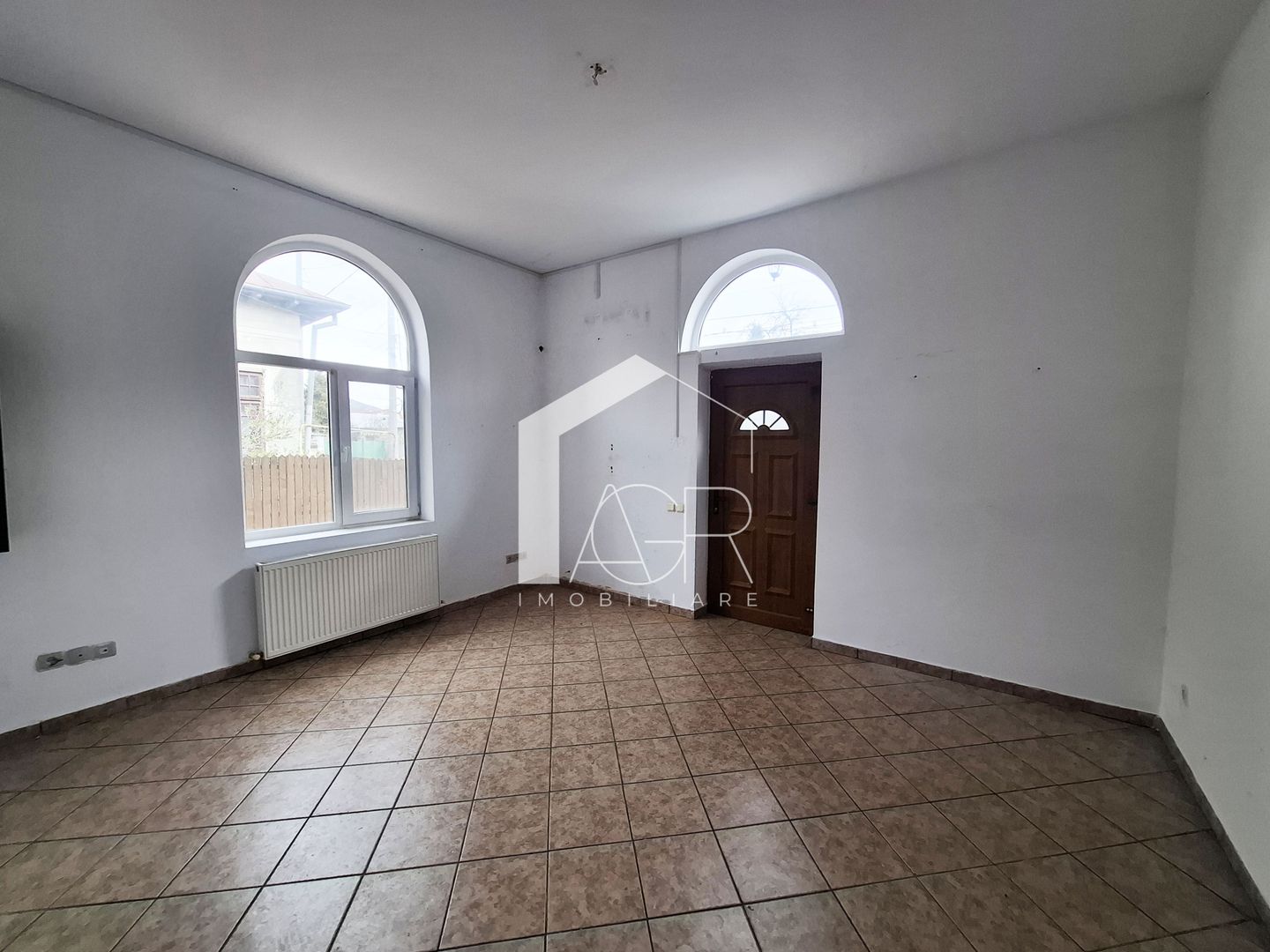 Casa cu 4 camere, zona Central - Poză 5