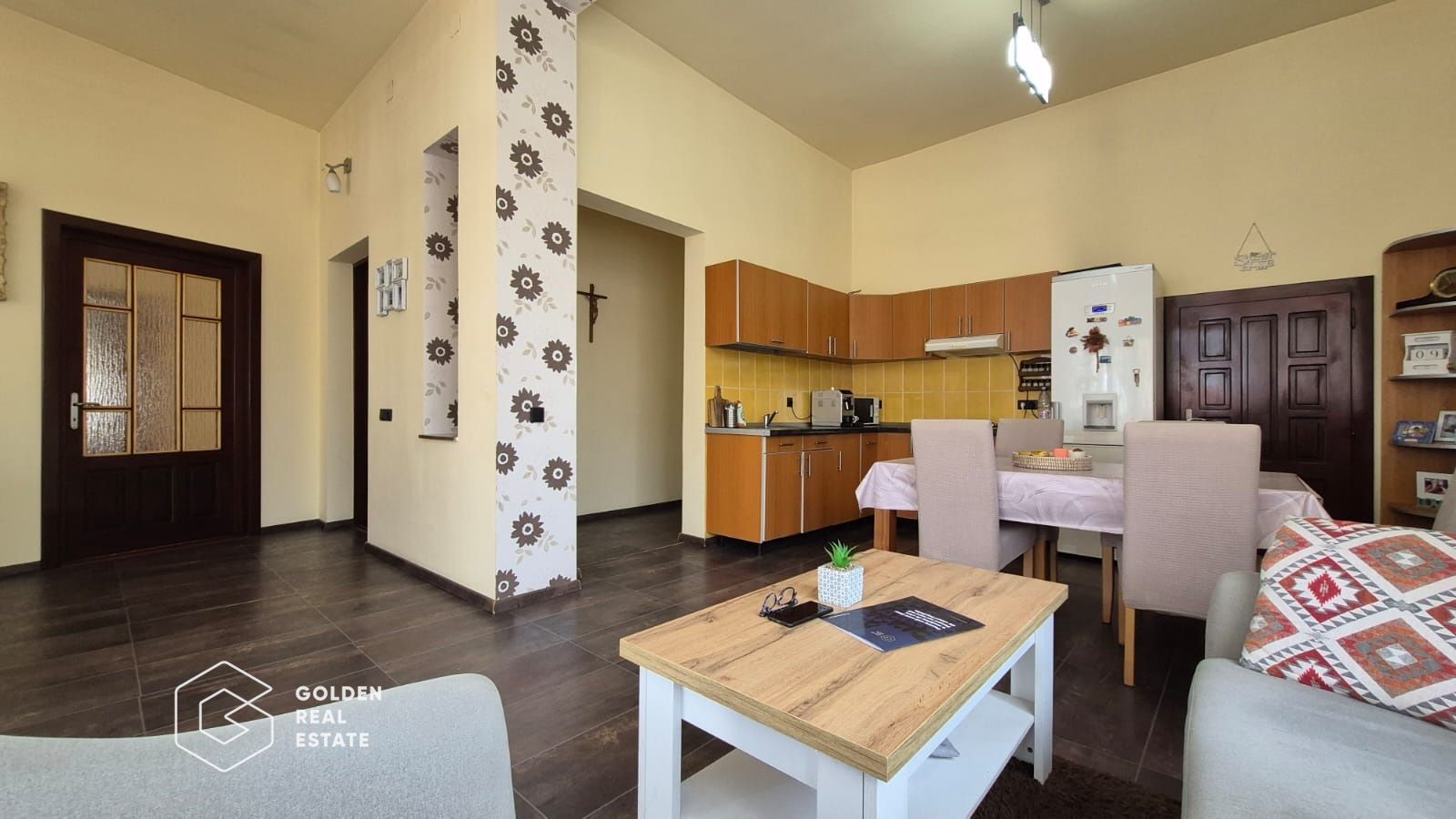 Casa cu teren de 958 mp, oras Lipova - Poză 4