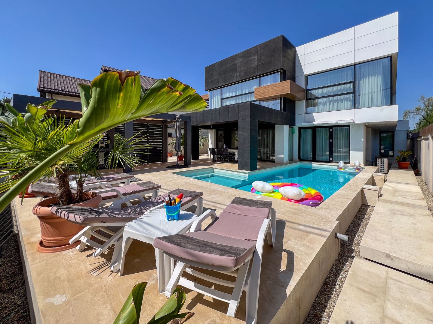 NEW VILLA TO RENT |  Vila premium cu piscina și jacuzzi încălzite - Poză 60