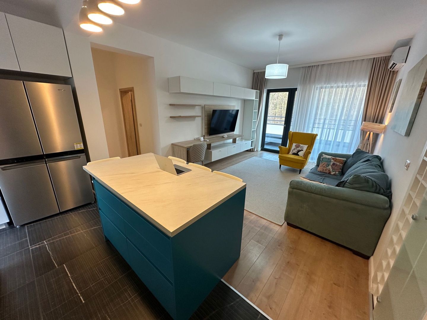 Apartament cu terasa mare zona Lipovei - intrare Dumbrăvița - Poză 1