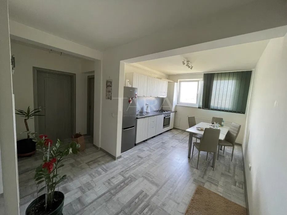 Apartament de vanzare cu 3 camere in Floresti - Poză 1