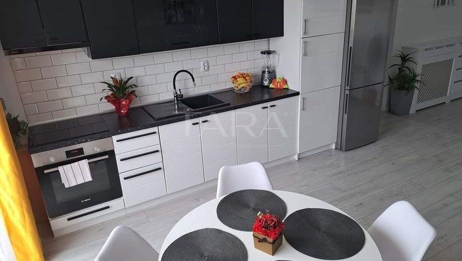 De vanzare apartament cu 3 camere in Floresti. - Poză 1