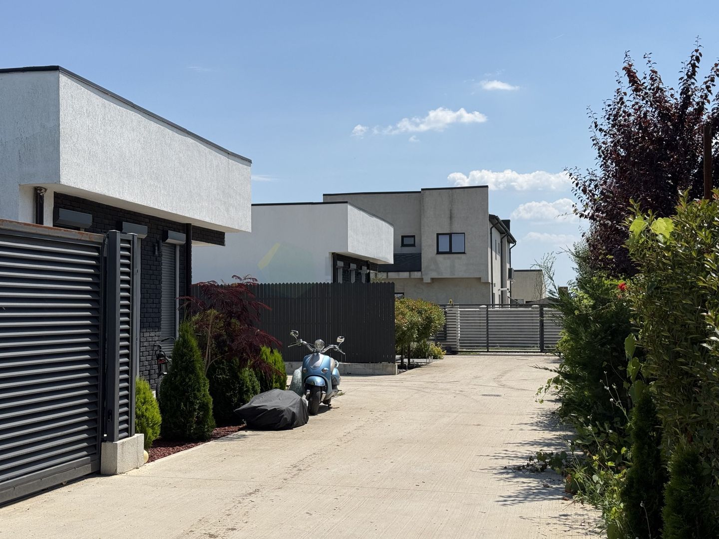 Casa pe parter cu 3 camere | Tunari | Mobilata si utilata - Poză 37