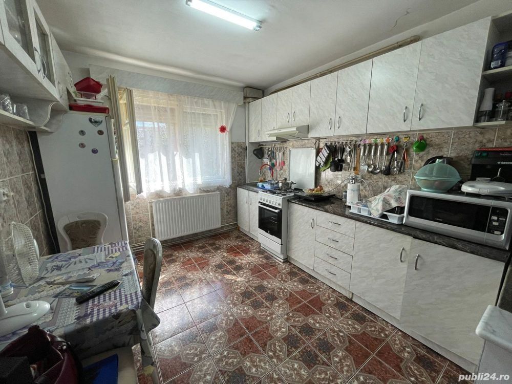 Ag BRASADAS vinde apt 3 cam etaj 2/4 Micro 16. - Poză 3