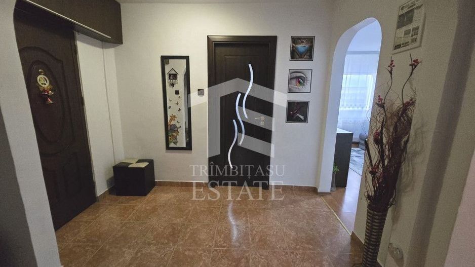 INEL I - Apartament cu centrala pe gaz, loc de parcare si pod de 60 mp - Poză 42