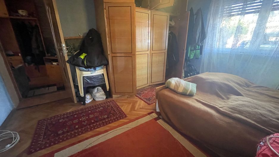 Casa cu 2 apartamente zona Mehala - Poză 24