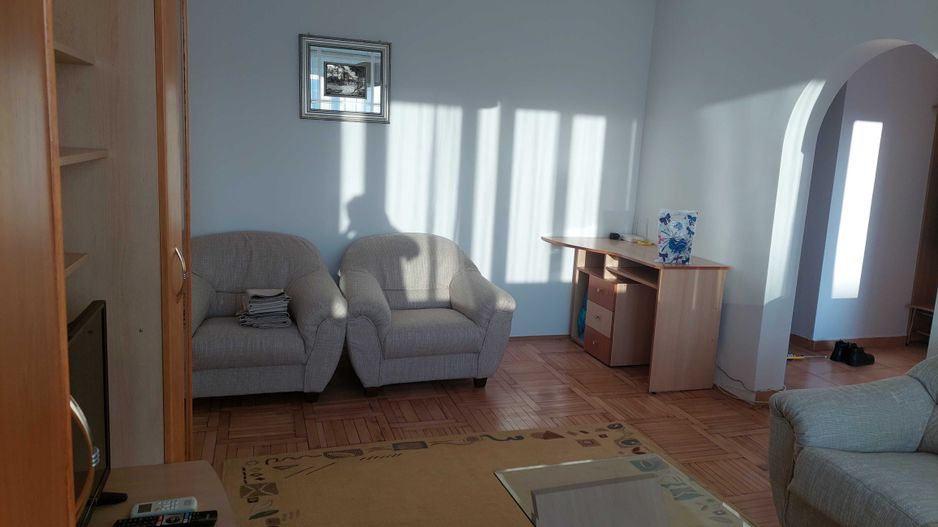 Închiriez apartament 2 camere, Piața Muncii, renovat - Poză 1