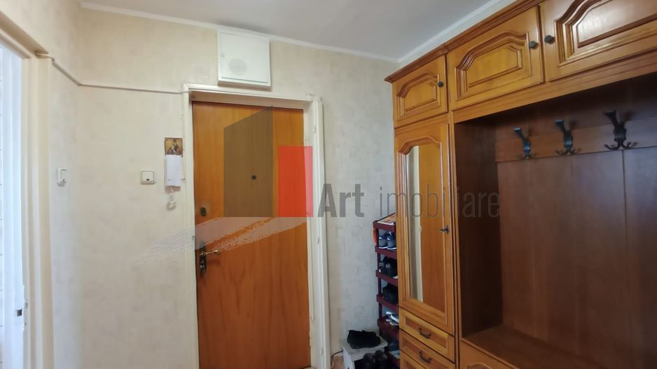 Vânzare apartament 3 camere semidecomandat Bd. Obregia - Cultural - Poză 2