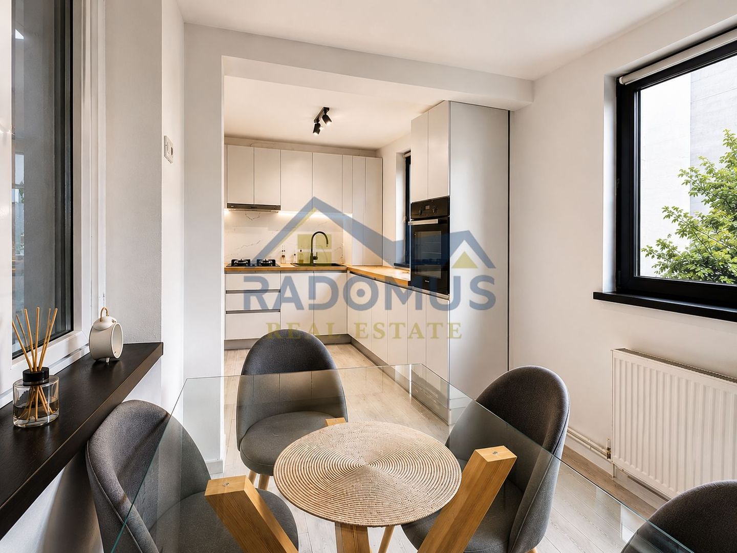 Apartament 2 camere | Renovat | Ultracentral| Boxa+Curte | 0% Comision - Poză 1