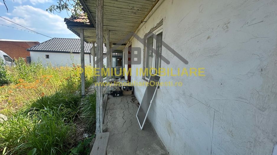 Casă de vânzare în centrul Oituzului, DN11 - Poză 10