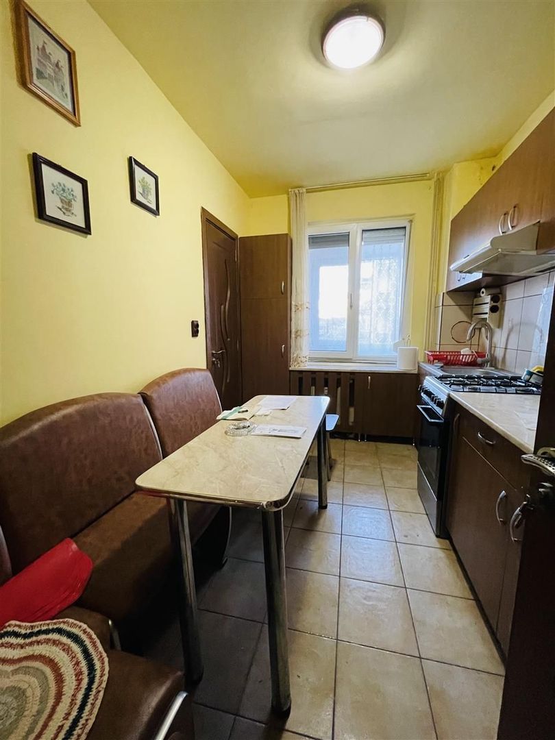 Apartamentï¿½cu 2ï¿½camere tip AN decomandat zona Iosia. - Poză 5