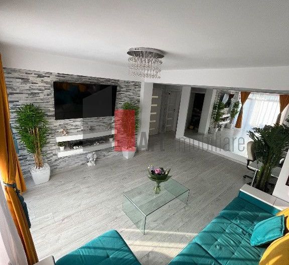 Apartament 3 camere cu terasa si curte +spatiu  comercial+loc parcare in Chiajna - Poză 1