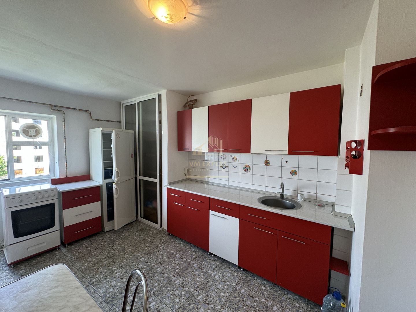 APARTAMENT CAMPULUNG 4 CAMERE, ETAJ 2, GRUI - Poză 2