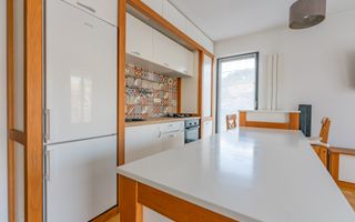 Apartament 2 Camere de Închiriat – Zona Șchei, Parcare Privată - Poză 3