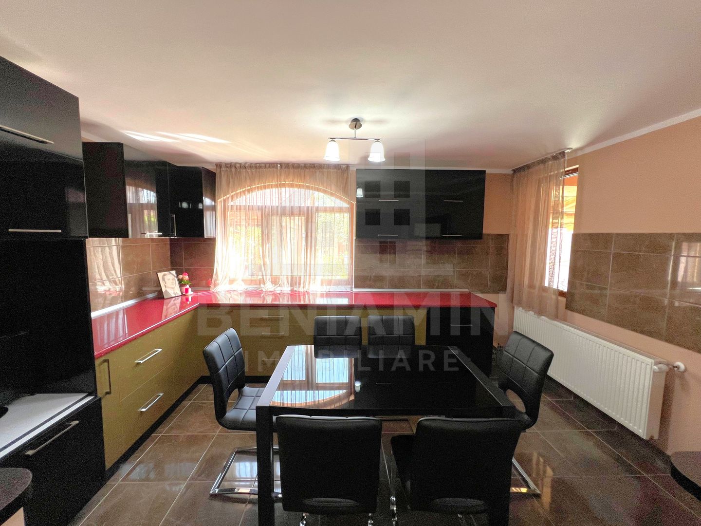 Casa 5 Dormitoare 2 bucatarii 3 bai Living-Toate utilitatile-Popoveni - Poză 5