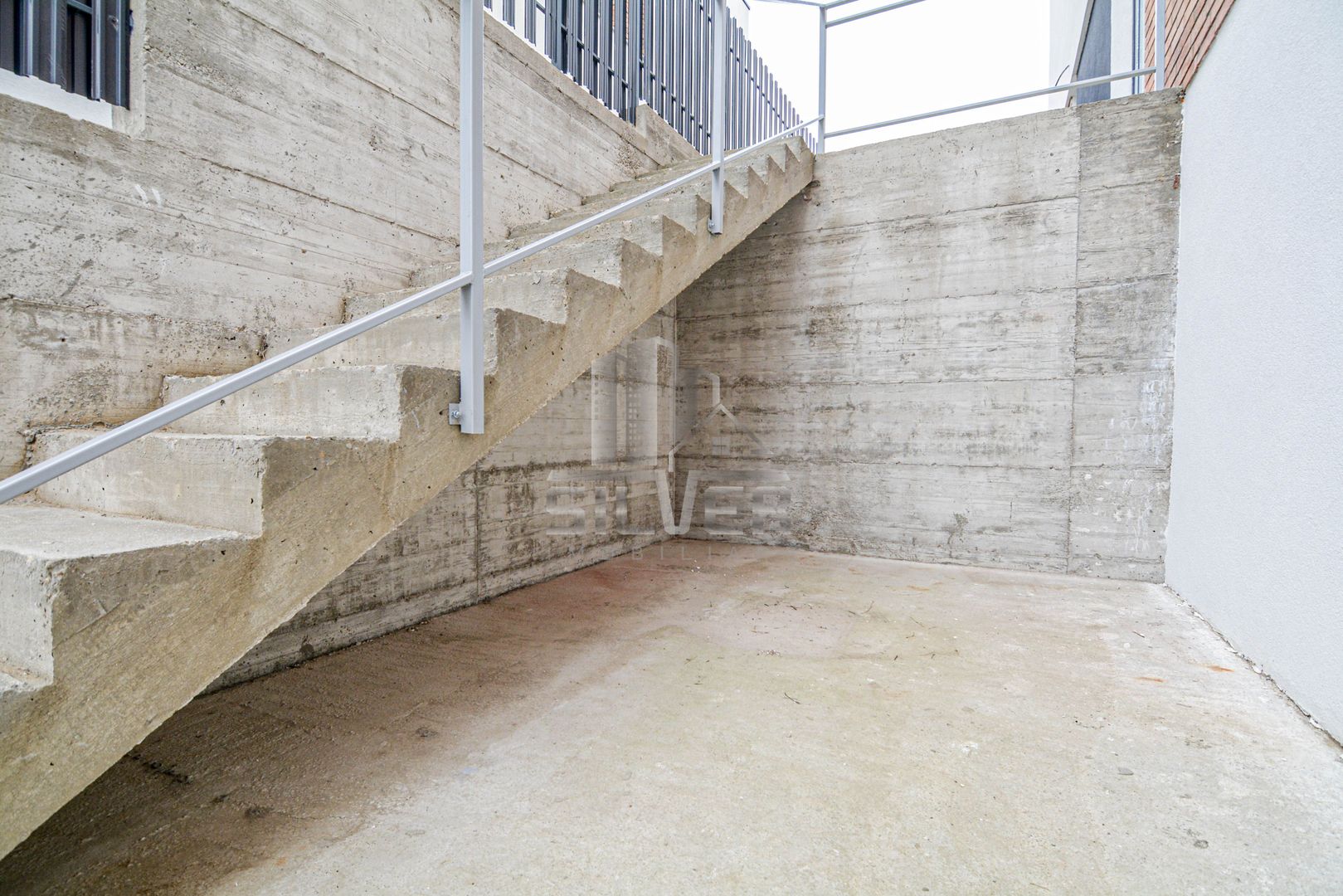 Casa moderna de tip Duplex cu Panorama asupra Clujului in cartier Iris - Poză 5