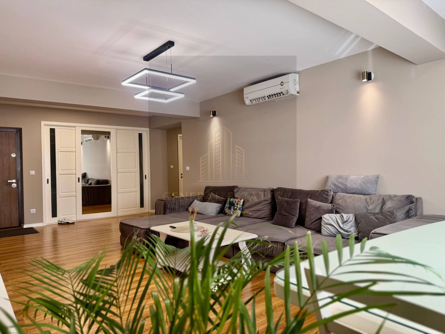 Vânzare apartament cu 3 camere - 130 m.p - în Zona CUG, Iași. - Poză 8