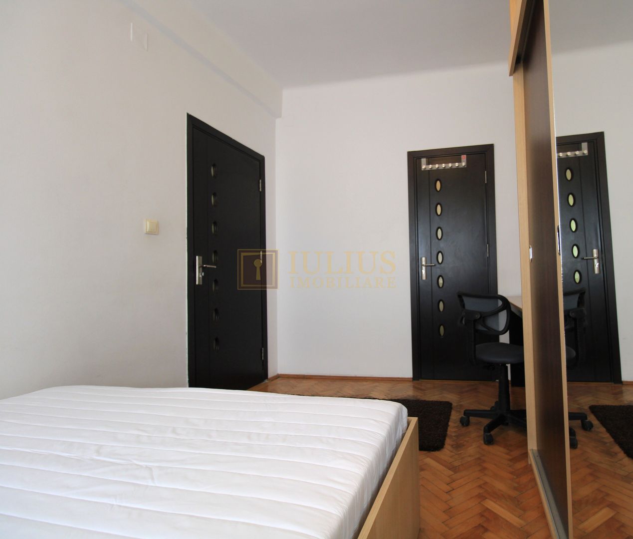 Central; Bdl Mihai Viteazu, 3 camere, centrala proprie - Poză 11