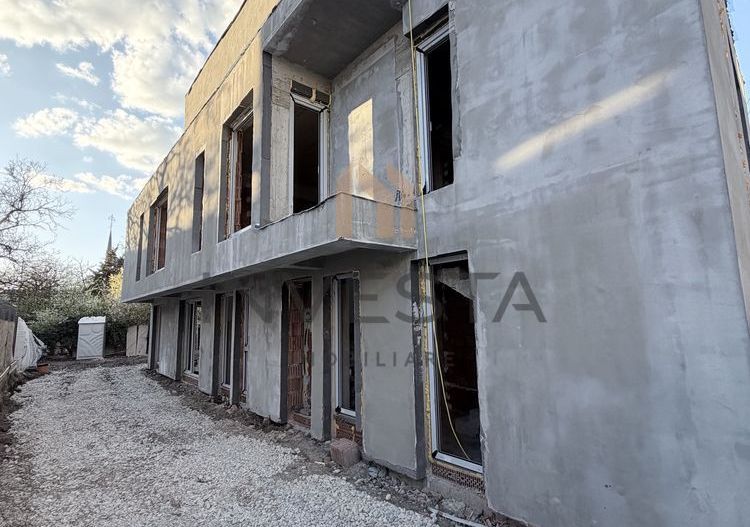 Imobil 7 camere zona Hasdeu -SemiCentral | Curte proprie si acces auto - Poză 3